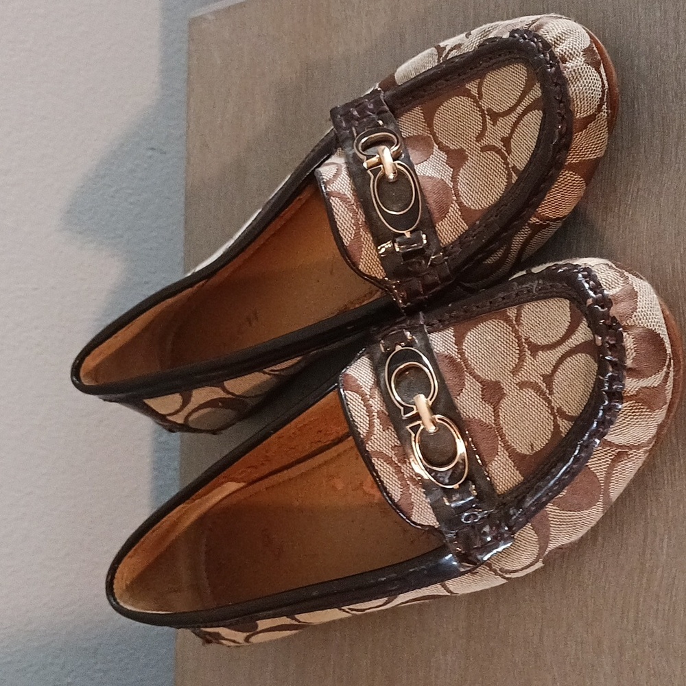 Coach signature loafers ❤️